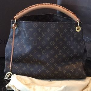 Authentic Louis Vuitton Artsy MM bag